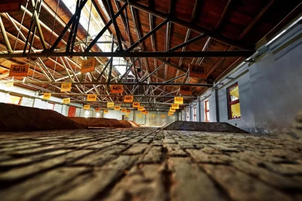 用诗酒传递“中国酿世界香” 古井贡酒让传统文化“燃”起来(图3) 用诗酒传递“中国酿世界香” 古井贡酒让传统文化“燃”起来(图3)