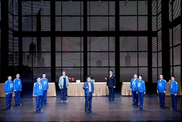 现代京剧《弄潮》:以经典艺术形式诠释当代创新精神(图5) 现代京剧《弄潮》:以经典艺术形式诠释当代创新精神(图5)