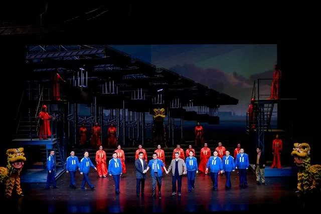 现代京剧《弄潮》:以经典艺术形式诠释当代创新精神(图6) 现代京剧《弄潮》:以经典艺术形式诠释当代创新精神(图6)