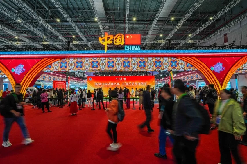 活化纹样文化基因 向世界讲述中国故事——“北京（西城）文化数字基因工程”亮相进博会