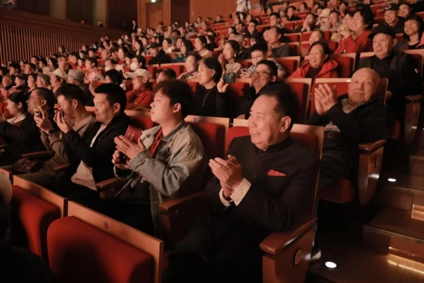 河南戏曲六进清华大学 师生与艺术家“尖锐”对话(图3) 河南戏曲六进清华大学 师生与艺术家“尖锐”对话(图3)