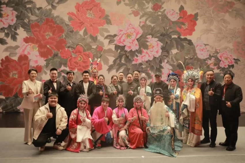 河南戏曲六进清华大学 师生与艺术家“尖锐”对话(图9) 河南戏曲六进清华大学 师生与艺术家“尖锐”对话(图9)