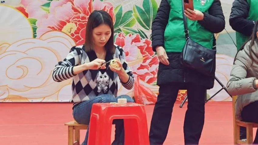 广西博白县水鸣镇2025年“三八”妇女节竹编技艺大赛:巾帼助力产业兴, 文明乡风竹韵长(图2) 广西博白县水鸣镇2025年“三八”妇女节竹编技艺大赛:巾帼助力产业兴, 文明乡风竹韵长(图2)