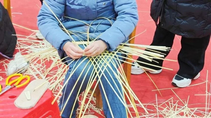 广西博白县水鸣镇2025年“三八”妇女节竹编技艺大赛:巾帼助力产业兴, 文明乡风竹韵长(图3) 广西博白县水鸣镇2025年“三八”妇女节竹编技艺大赛:巾帼助力产业兴, 文明乡风竹韵长(图3)