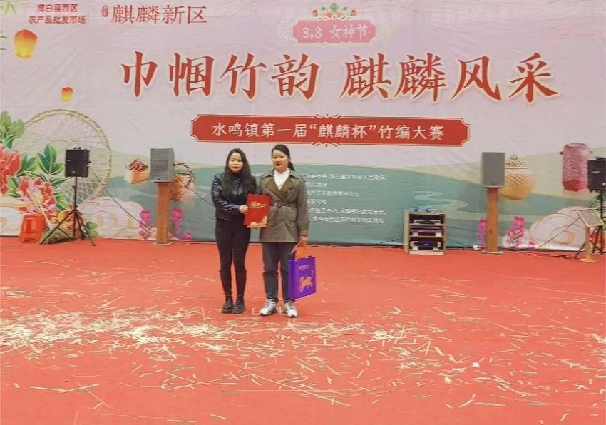 广西博白县水鸣镇2025年“三八”妇女节竹编技艺大赛:巾帼助力产业兴, 文明乡风竹韵长(图5) 广西博白县水鸣镇2025年“三八”妇女节竹编技艺大赛:巾帼助力产业兴, 文明乡风竹韵长(图5)