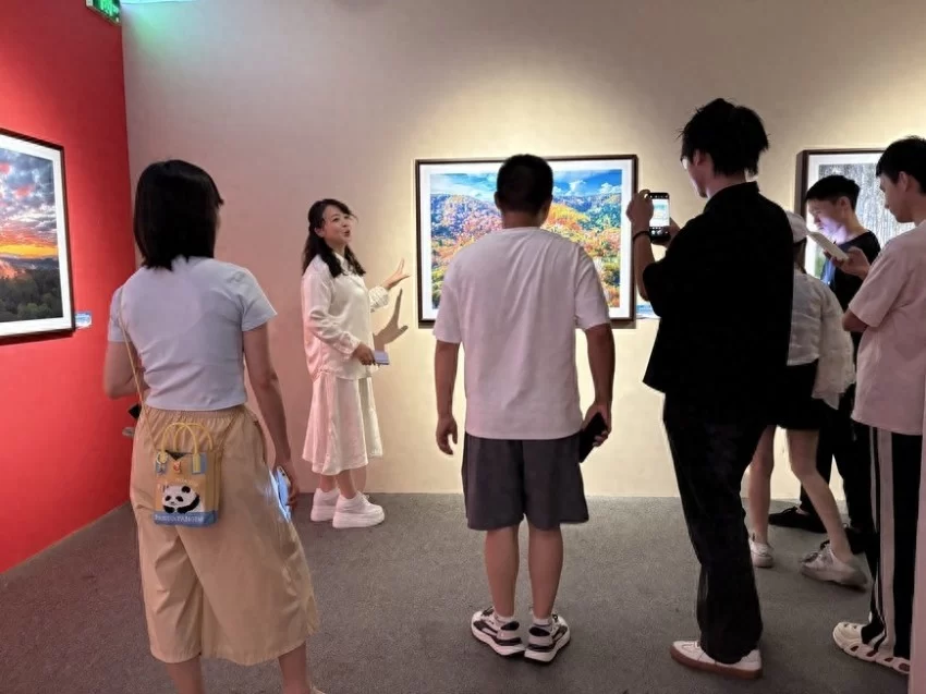 “大美伊春·魅力丰林”四季风光摄影作品展走进成都