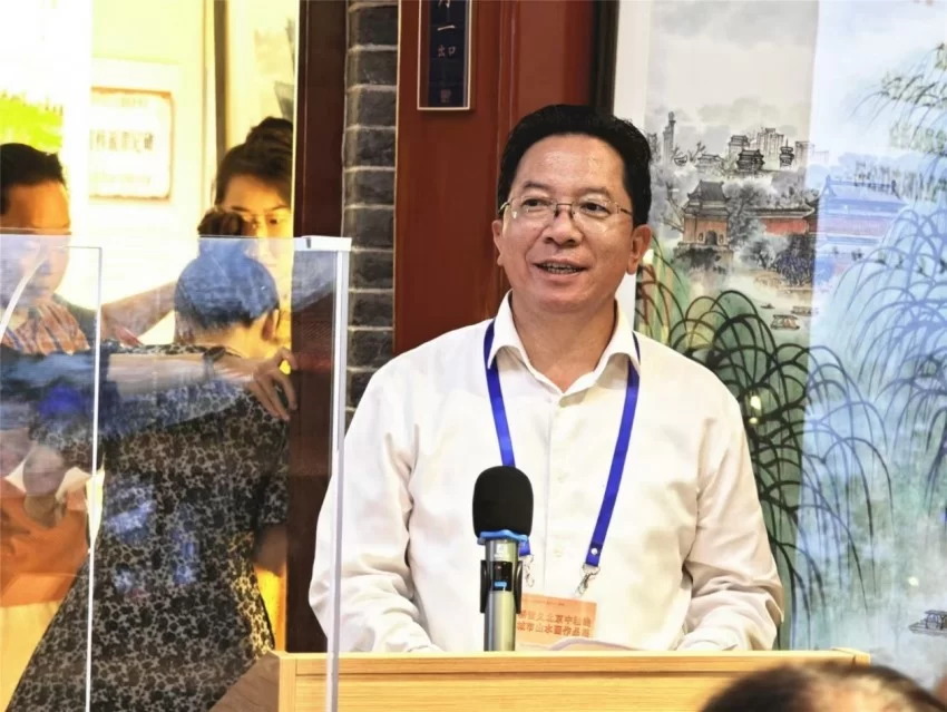 丹青绘中轴 文脉永传承  ——“庆祝北京中轴线申遗成功一周年·杨留义北京中轴线城市山水画展”在京开幕(图2)