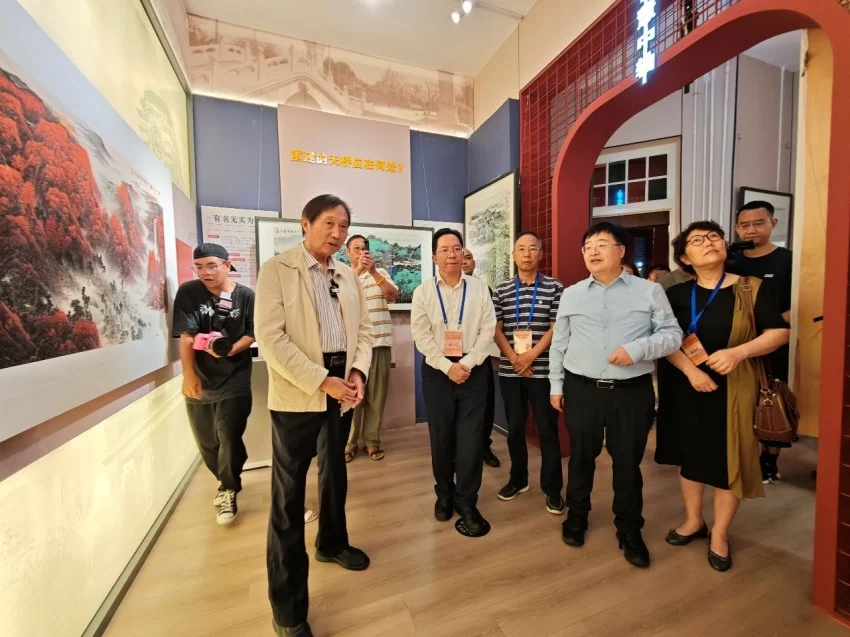 丹青绘中轴 文脉永传承  ——“庆祝北京中轴线申遗成功一周年·杨留义北京中轴线城市山水画展”在京开幕(图7)