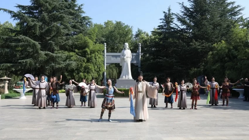 “官为民役”千年回响 民族歌剧新翻柳枝——专家、观众热议民族歌剧《柳柳州》(图7) “官为民役”千年回响 民族歌剧新翻柳枝——专家、观众热议民族歌剧《柳柳州》(图7)