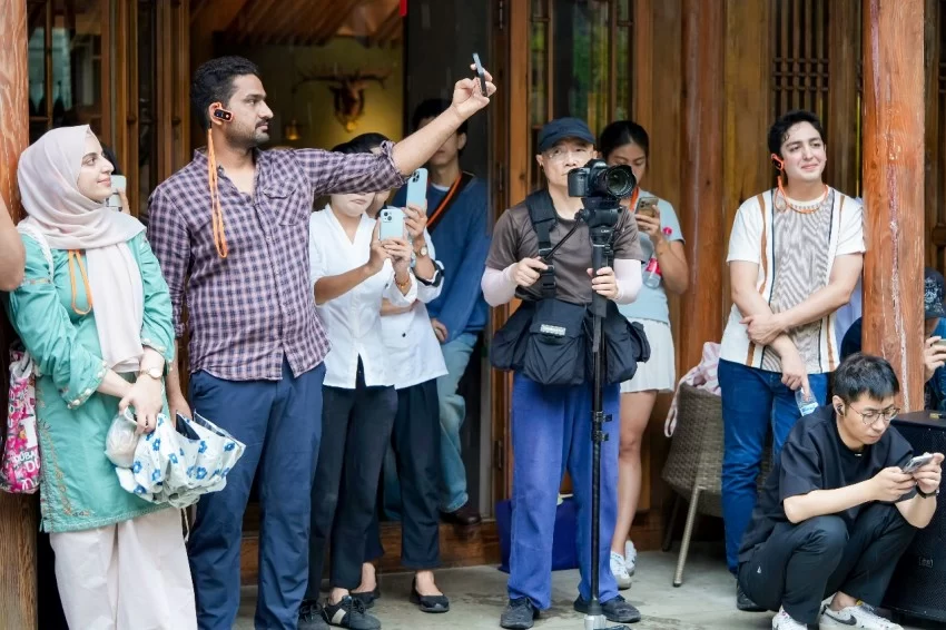 漫步鼓楼西大街，感受京味新活力——2025“打卡鼓西，漫步斜街”文化消费活动线下活动正式启动 (图4)