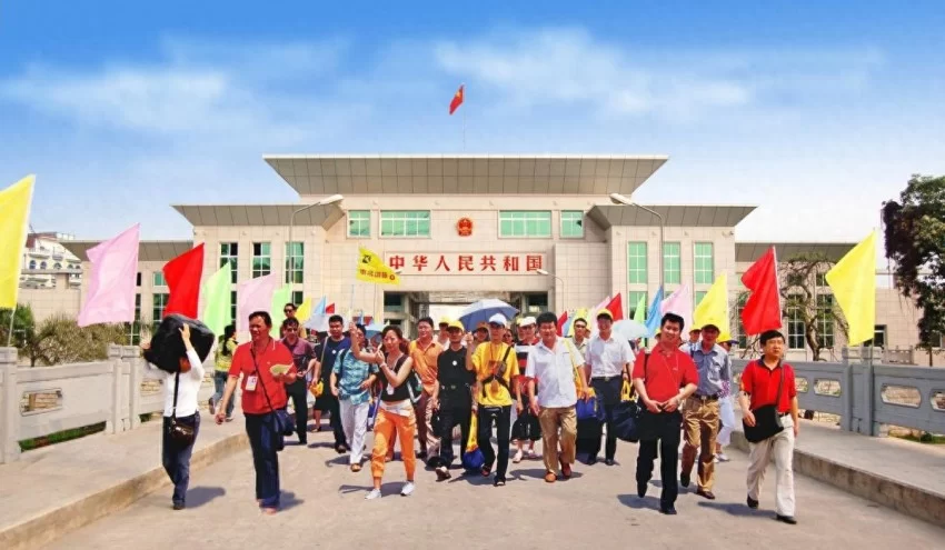 广西东兴：中越跨境旅游风生水起