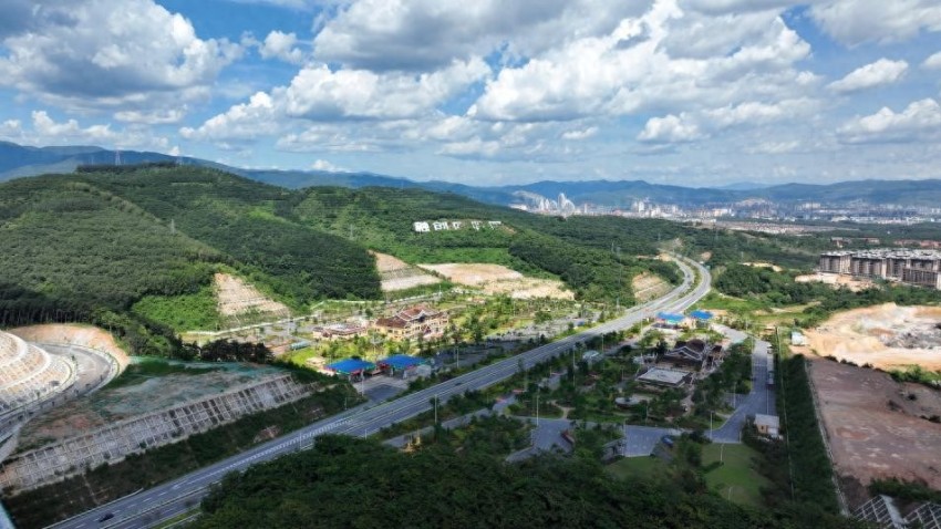 在雨林风景道上，遇见西双版纳的生活
