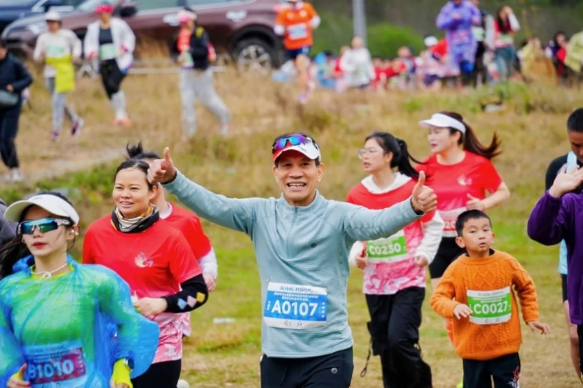 广西马山县六马村:流水欢歌迎客来(图2) 广西马山县六马村:流水欢歌迎客来(图2)