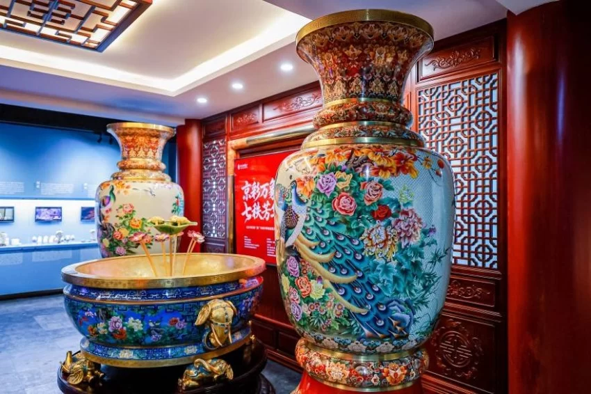 京彩万象 七秩芳华——北京珐琅厂建厂 70 周年盛典启幕 领航景泰蓝非遗传承新征程(图9)
