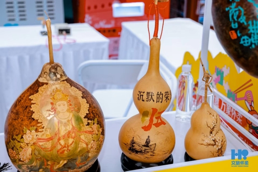 酒店推出非遗套餐 非遗好物入驻隆福寺商圈——2026年怀柔区“文化和自然遗产日”主题活动在慕田峪长城举行(图2)