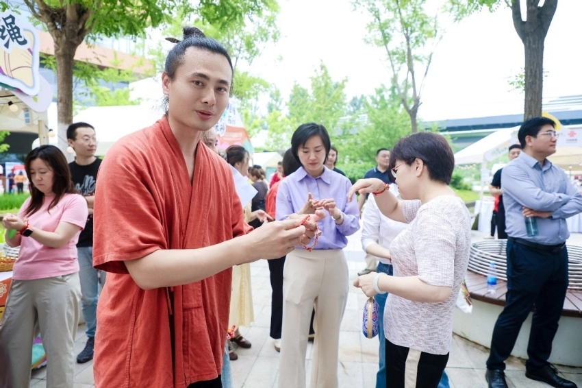 潮玩端午 戏韵怀柔——2026怀柔国潮文化季端午游园会亮相城市客厅(图4)