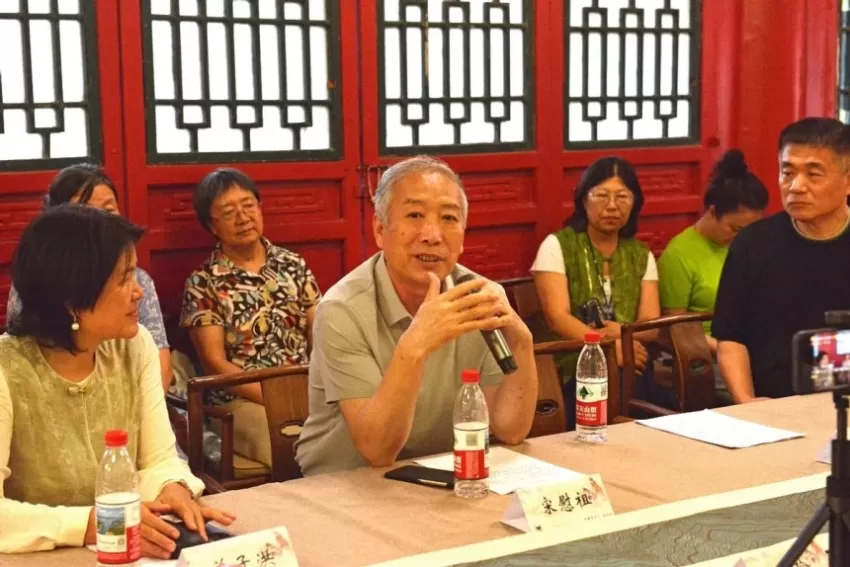 大观园中说晴雯(图3)