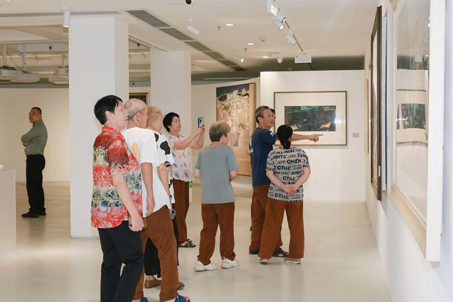 “信仰长歌”纪念红军长征胜利90周年暨弘扬长征精神作品巡展首展在岭南画派纪念馆开幕(图1)