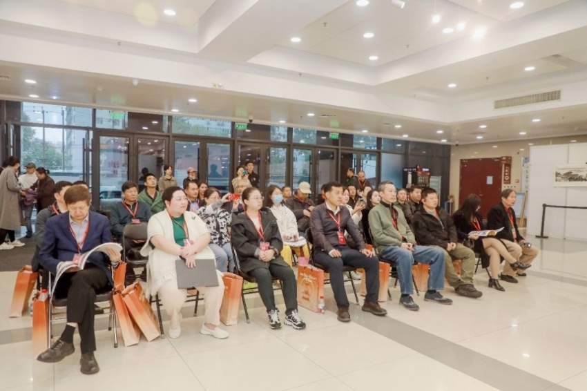 “中轴气象耀京华——杨留义北京中轴线百米长卷主题分享会”在京