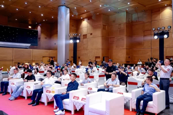 鸟巢·水新品亮相,奥运遗产融入日常生活(图9) 鸟巢·水新品亮相,奥运遗产融入日常生活(图9)