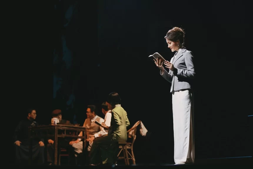 文献史诗话剧《守护》再现桂林文化城的历史与荣光(图2) 文献史诗话剧《守护》再现桂林文化城的历史与荣光(图2)