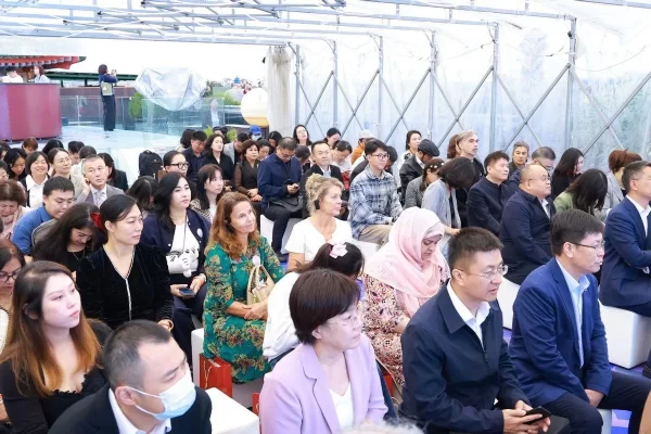 共鉴珍珠之美 共绘文化蓝图——2024北京红桥国际珍珠文化节开幕(图2) 共鉴珍珠之美 共绘文化蓝图——2024北京红桥国际珍珠文化节开幕(图2)