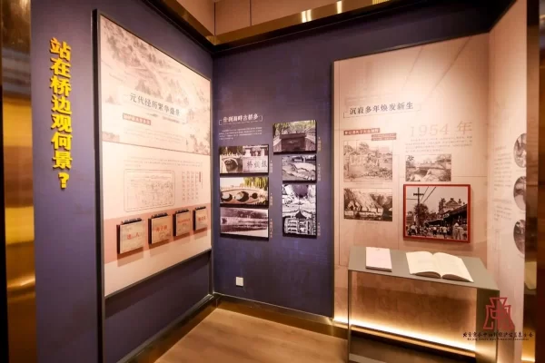 北京中轴线桥梁展开幕:中国紫檀博物馆天安门城楼模型正式亮相(图3) 北京中轴线桥梁展开幕:中国紫檀博物馆天安门城楼模型正式亮相(图3)