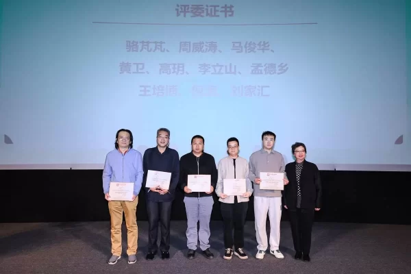 “印记北京中轴线——大众篆刻作品展”巡展启动暨公益赠书举办(图7) “印记北京中轴线——大众篆刻作品展”巡展启动暨公益赠书举办(图7)