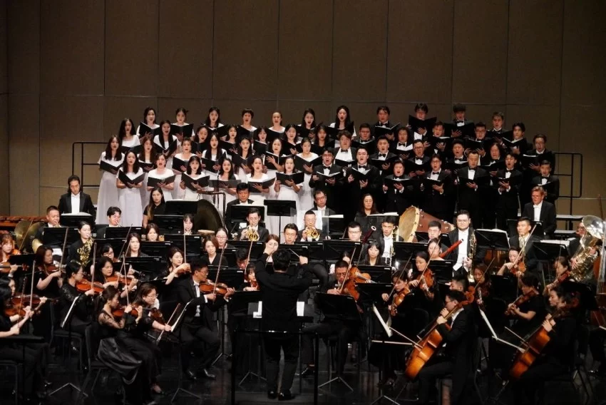 交响乐《玛纳斯》将于11月28日亮相北京音乐厅(图2) 推进文化润疆战略 唱响民族英雄史诗——交响乐《玛纳斯》将于11月28日亮相北京音乐厅(图2)