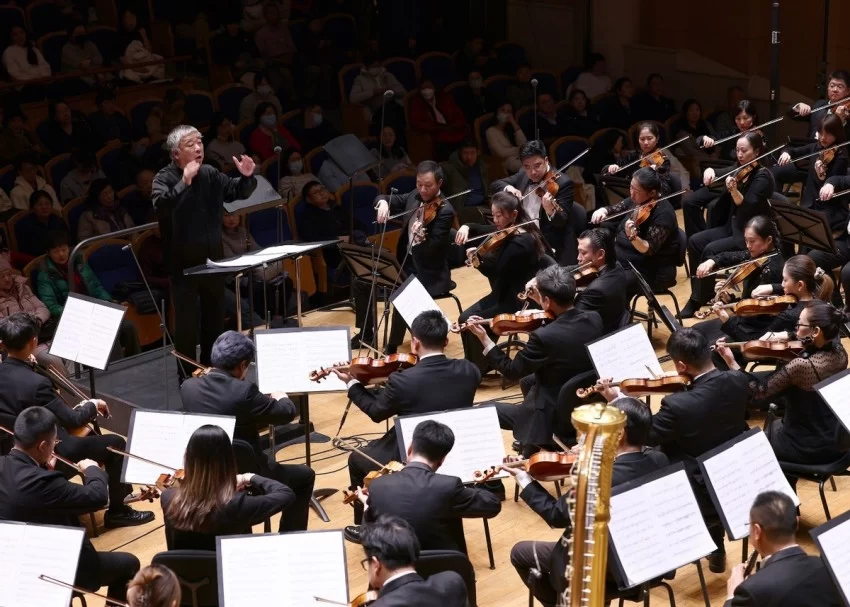 交响乐《玛纳斯》音乐会精彩亮相北京音乐厅(图2) 交响乐《玛纳斯》音乐会精彩亮相北京音乐厅(图2)