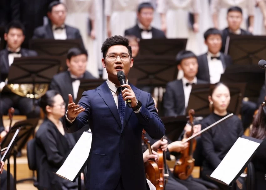 交响乐《玛纳斯》音乐会精彩亮相北京音乐厅(图4) 交响乐《玛纳斯》音乐会精彩亮相北京音乐厅(图4)