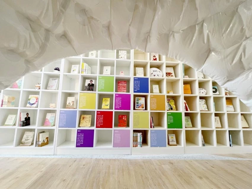 嘉兴市图书馆120周年再谱新篇,五感疗愈疗引领阅读深入精神新天地(图5) 嘉兴市图书馆120周年再谱新篇,五感疗愈疗引领阅读深入精神新天地(图5)