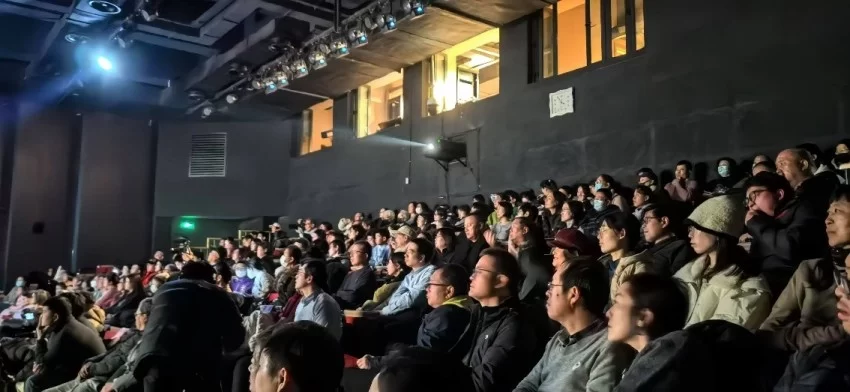 致敬已故美术家忻东旺——原创话剧《忻东旺》在清华大学演出(图2) 致敬已故美术家忻东旺——原创话剧《忻东旺》在清华大学演出(图2)