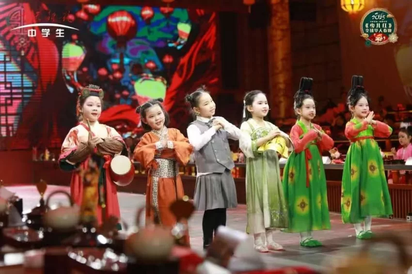 中央新影中学生频道2025《少儿红》华人春晚圆满收官(图3)