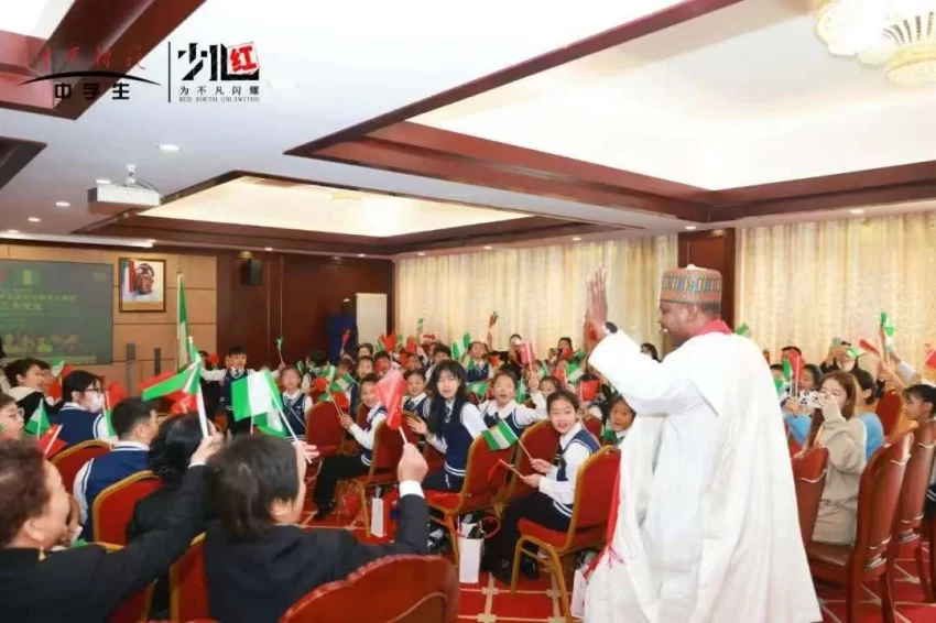 中央新影中学生频道2025《少儿红》华人春晚圆满收官(图11)