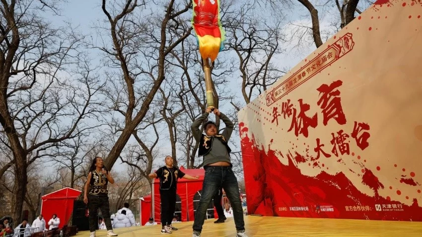 2025年龙潭庙会:民俗展演燃激情,互动体验乐翻天(图5) 2025年龙潭庙会:民俗展演燃激情,互动体验乐翻天(图5)