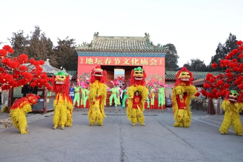 2025年地坛庙会:展陈装置传递传统年文化(图2)  2025年地坛庙会:展陈装置传递传统年文化(图2)