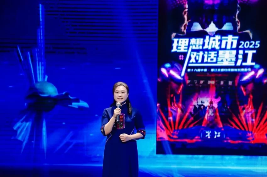 双生之美,理想之城——第十九届墨江北回归线国际双胞胎节正式启动(图8) 双生之美,理想之城——第十九届墨江北回归线国际双胞胎节正式启动(图8)