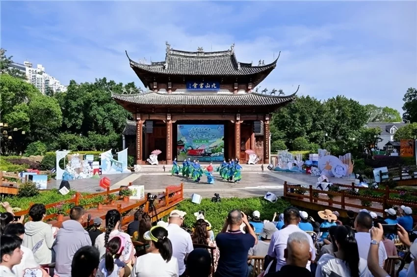 让文化馆成为新时代文明生活方式养成的大本营