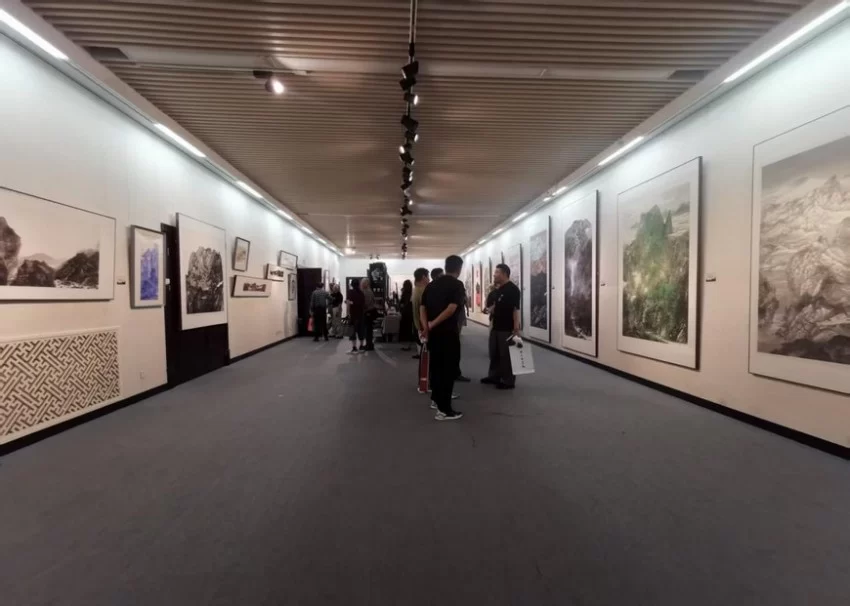 “意在画外——赵青仲画展”在京隆重举行(图3) “意在画外——赵青仲画展”在京隆重举行(图3)