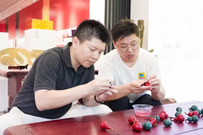 重庆城口“忘我”漆艺作品展在京启幕，百余件残疾人非遗作品亮相故宫博物院(图16)
