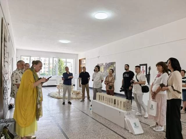 “近与远:中保长期艺术交流项目——‘新视野’列夫斯基市捐赠展”隆重开幕(图3) “近与远:中保长期艺术交流项目——‘新视野’列夫斯基市捐赠展”隆重开幕(图3)