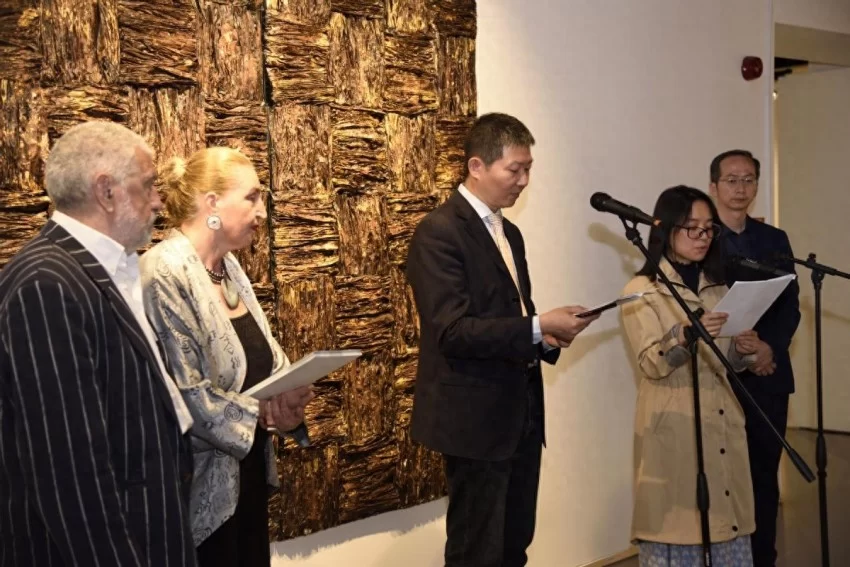 纸的无限可能！中国当代纸艺惊艳亮相索非亚——一场连接东方哲思与现代艺术的文化盛宴