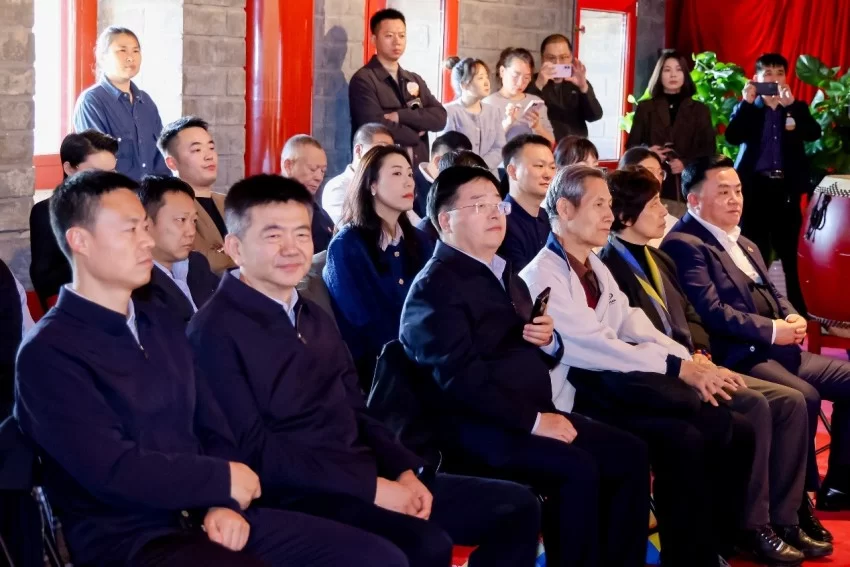 2025北京中轴线文化遗产传承与创新大赛圆满落幕(图3) 2025北京中轴线文化遗产传承与创新大赛圆满落幕——申遗成功后首届赛事成果丰硕,参与规模超十万人次(图3)