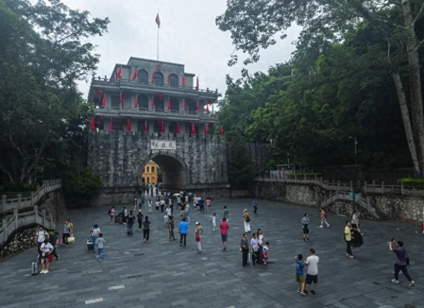 广西凭祥：跨境旅游持续升温