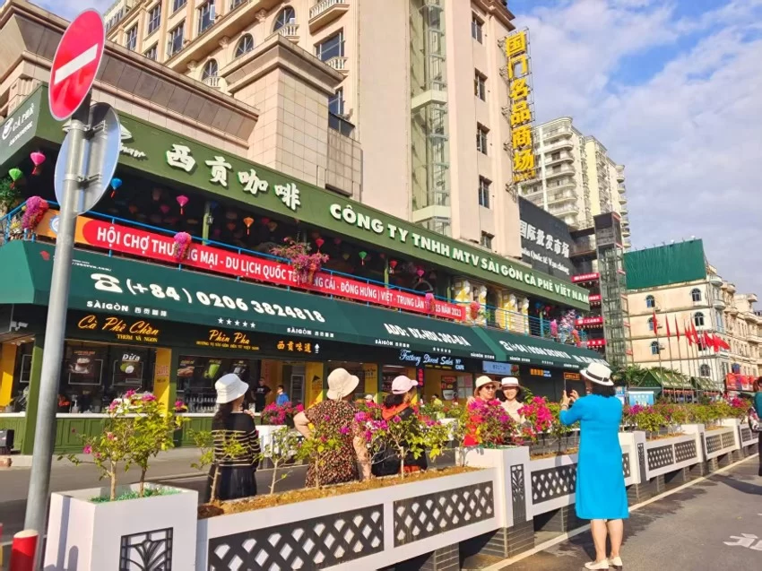 广西东兴：从“过境游”到“深度游”(图1)